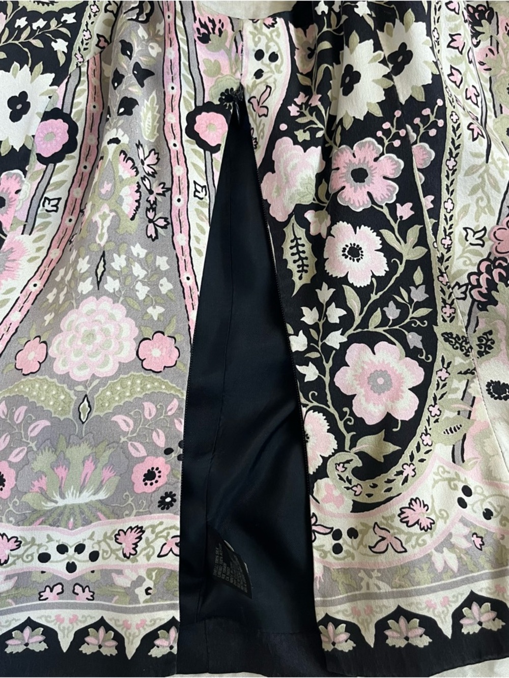 100% Liquid Silk Black & Pink Paisley Floral Scoop Tank - Picture 5 of 6